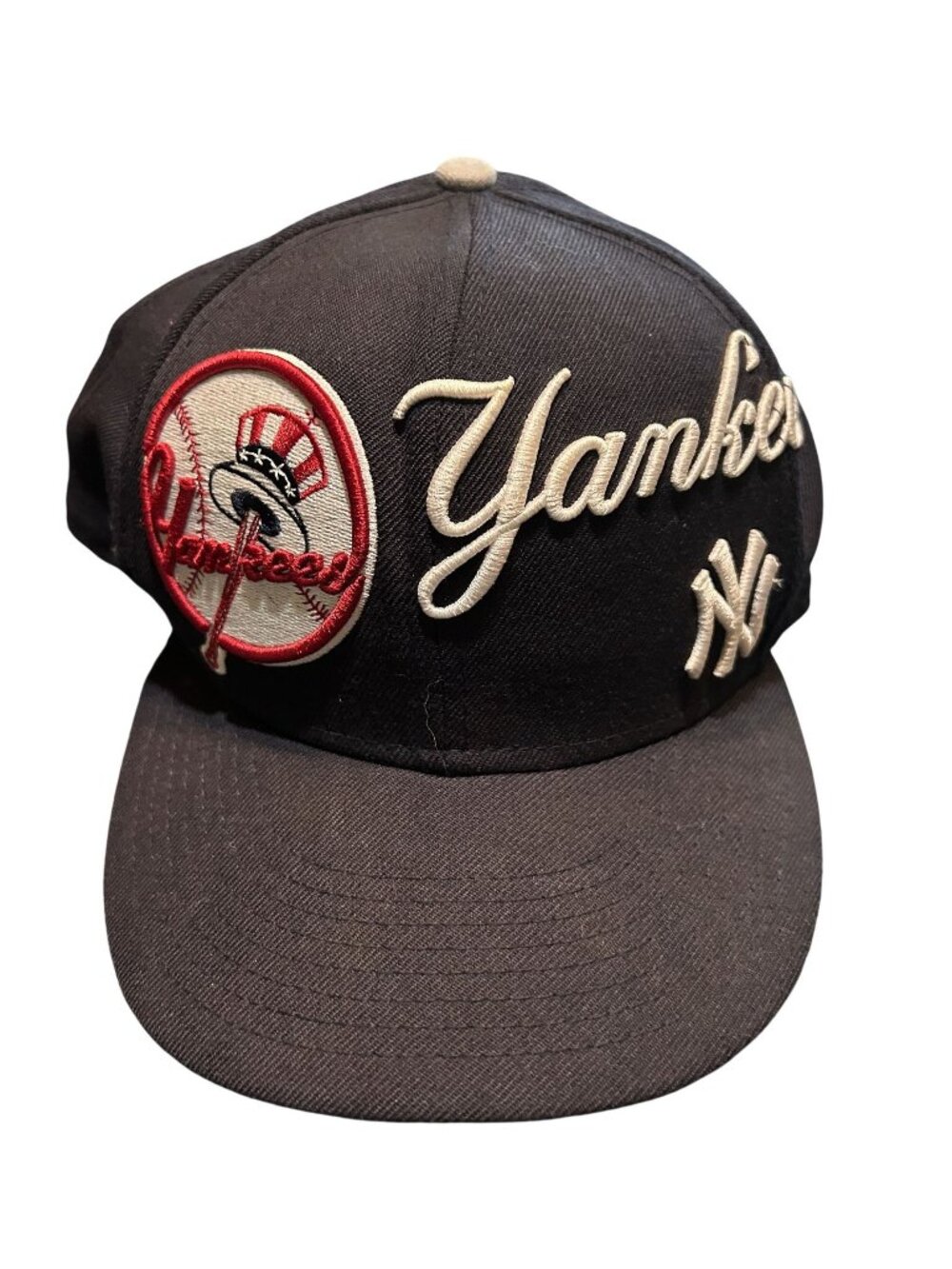 New York Yankees New Era Hat - 7 5/8 - Genuine Merchandise - Embroidered Logo